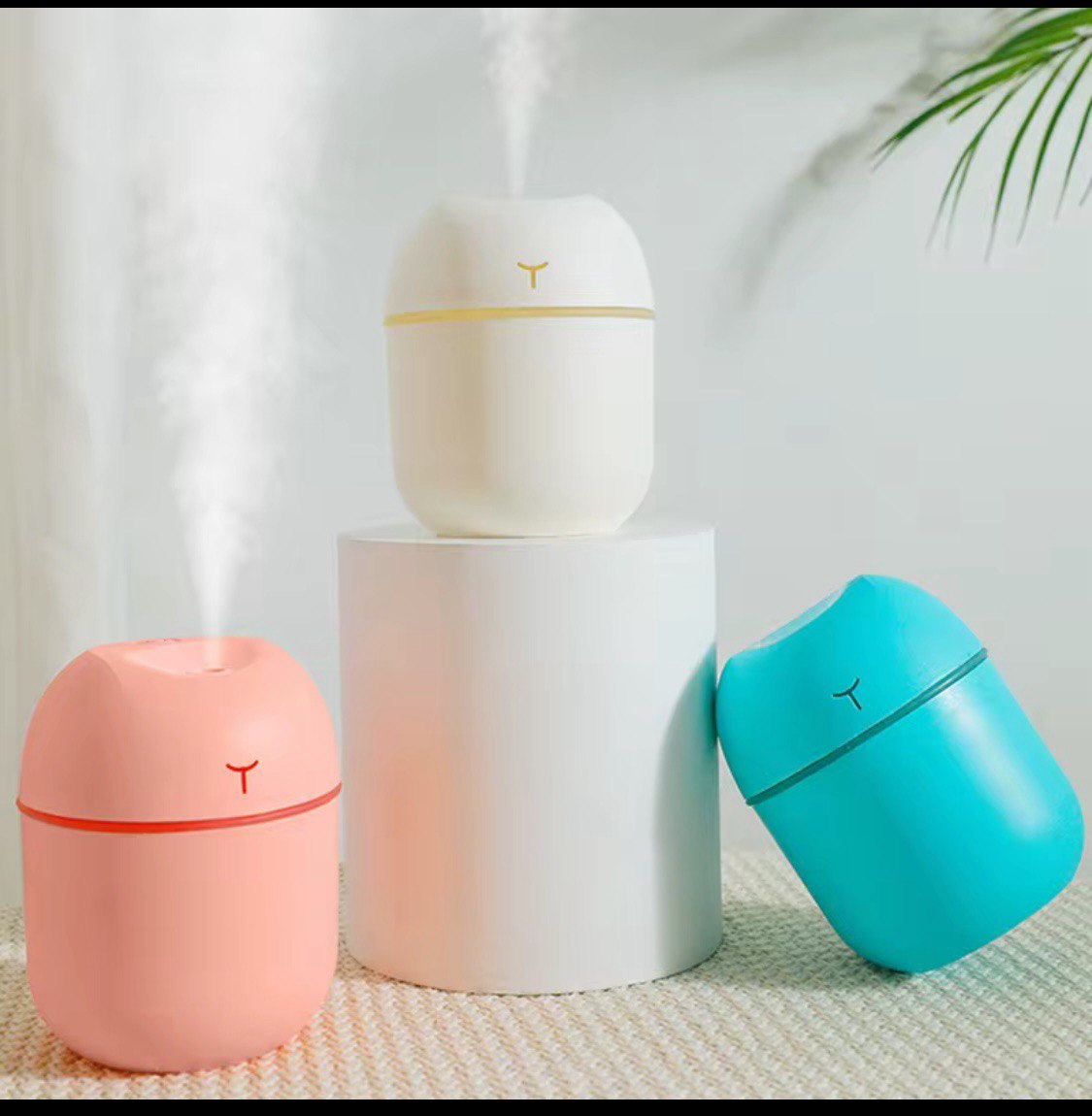 Mini Desktop Humidifier With Colorful Lights (200ml)